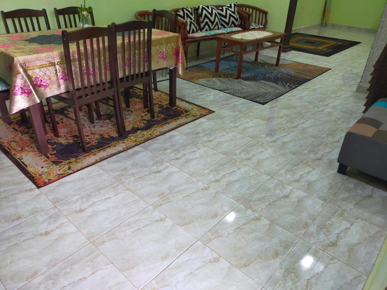 Rumah Tumpangan Di Kuala Terengganu, Terengganu Homestay D Exteriör bild